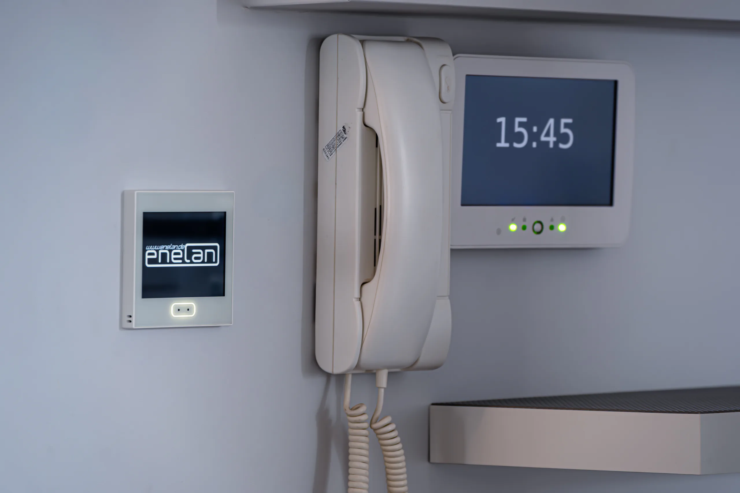 Sterowanie smart home KNX i Loxone — instalacja, ENELAN Szczecin
