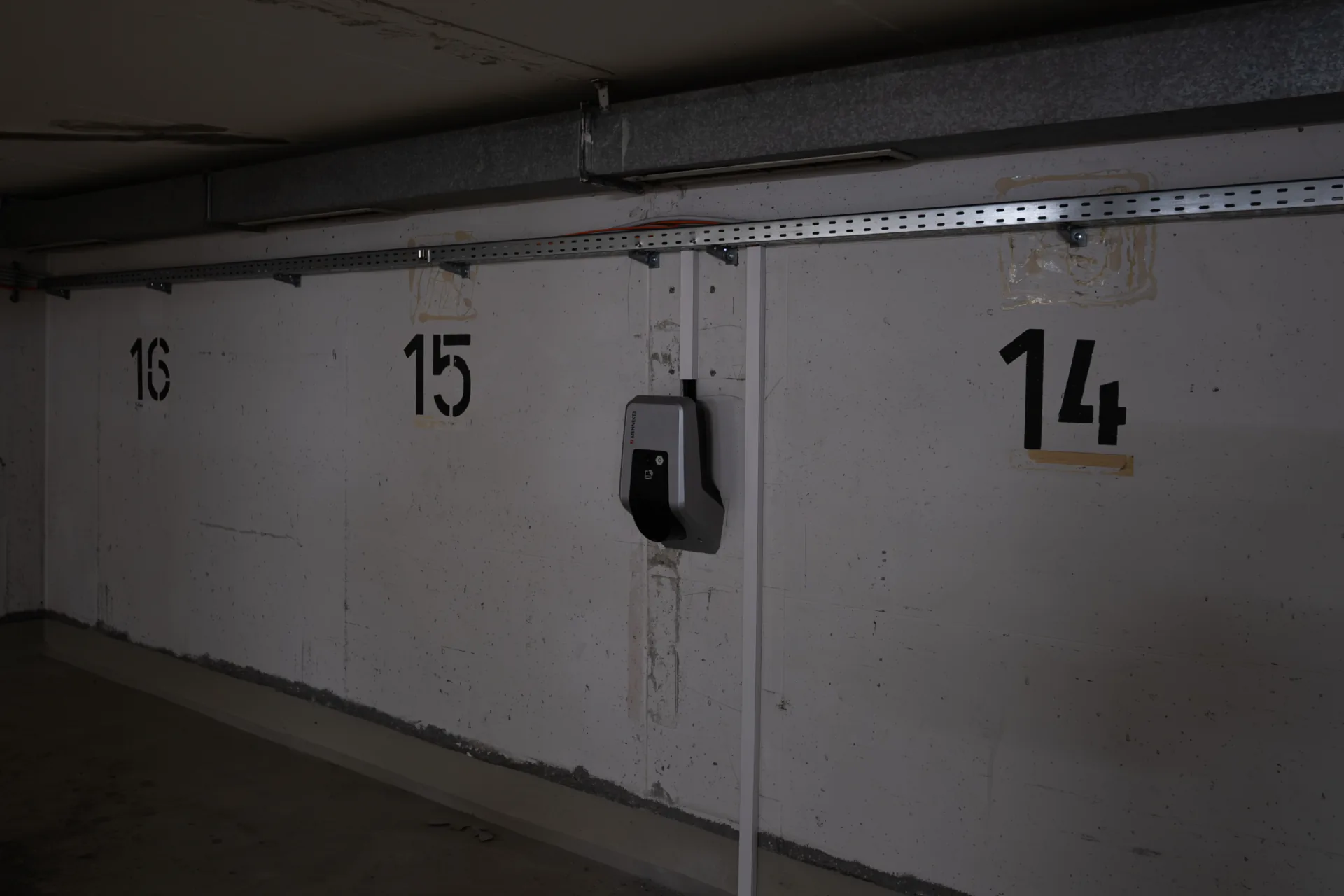 Wallbox w garażu podziemnym — instalacja elektryczna, ENELAN Szczecin